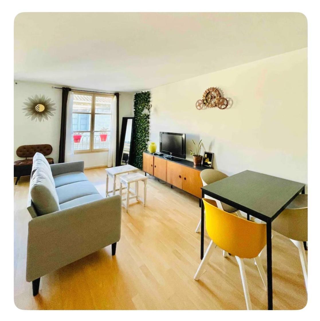 Appartement Calme, A 2 Pas Du Palais Des Papes, Au 3Eme Etage Aviñón Exterior foto